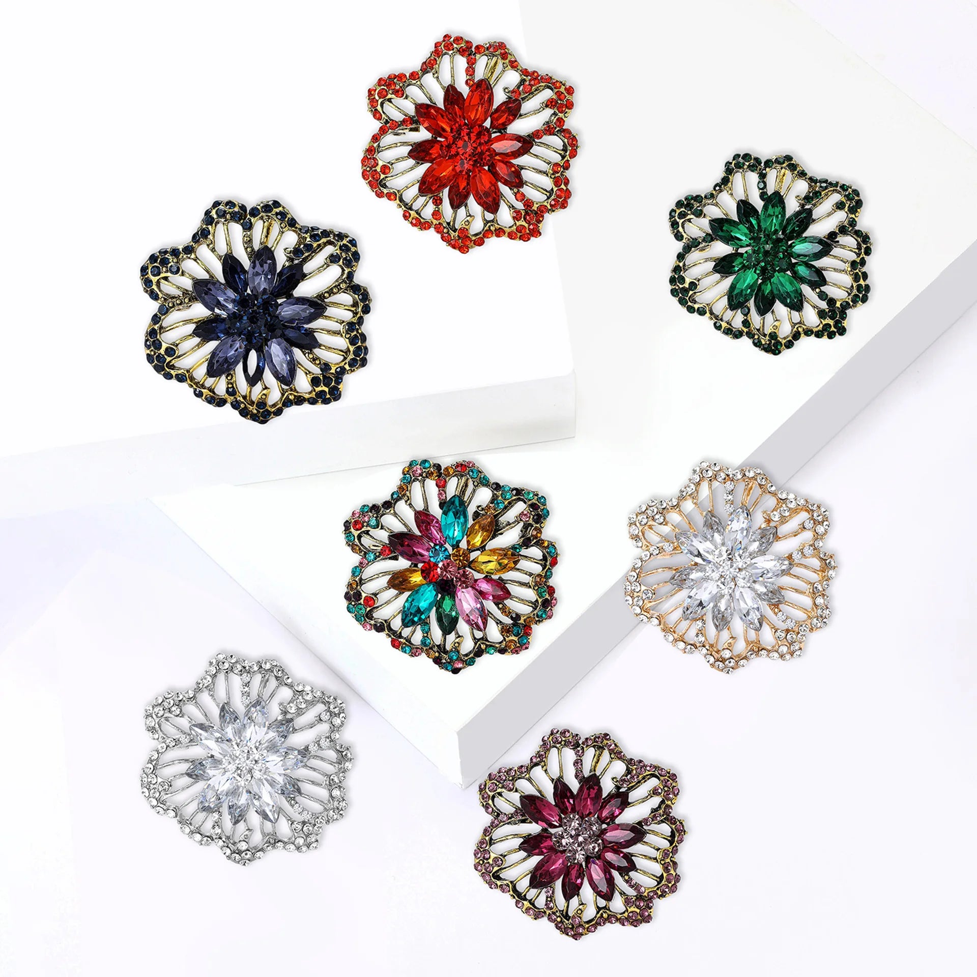 New Design Crystal Rhinestone Flower Brooch Pin Cheap Jewelry Brooch Pins for Wedding/Dress Decoration