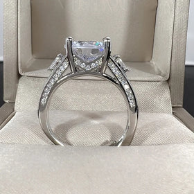 Fashionable New Design Waterdrop Pear-shaped Micro-Set Large Cubic Zirconia Full Diamond Ring