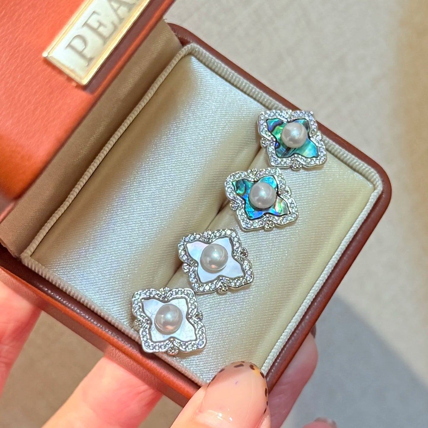 Silver Series Natural Seawater Abalone Shell Inlaid Four Leaf Clover Stud Earrings 5-6mm AAAA Grade Rhodium Plated Natural Pearl