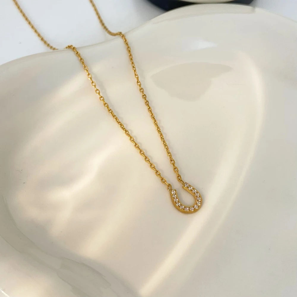Titanium Steel U-shaped Necklace Stainless Steel Gold-plated 18k Horseshoe Shaped Pendant Collarbone Chain for Women