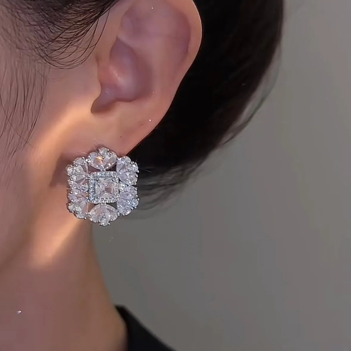 Ilona New Arrival Platinum Plated Flower Zircon Trendy Stud Earrings Vintage Silver for Women Anniversary MegaBDM