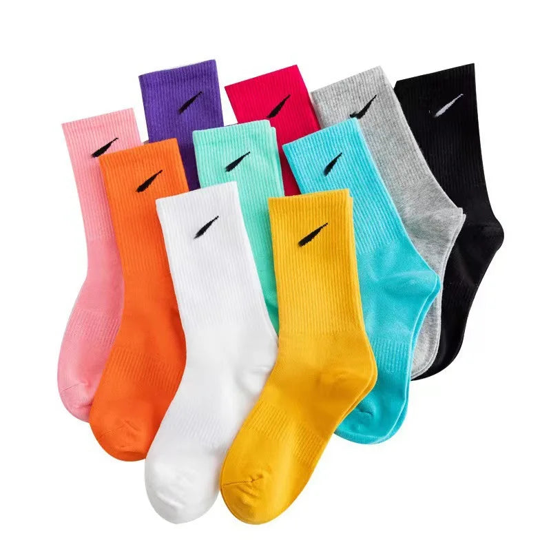 Professional High Quality Cotton Sports Socks Custom Logo Branded Crew for Men and Women for Autumn