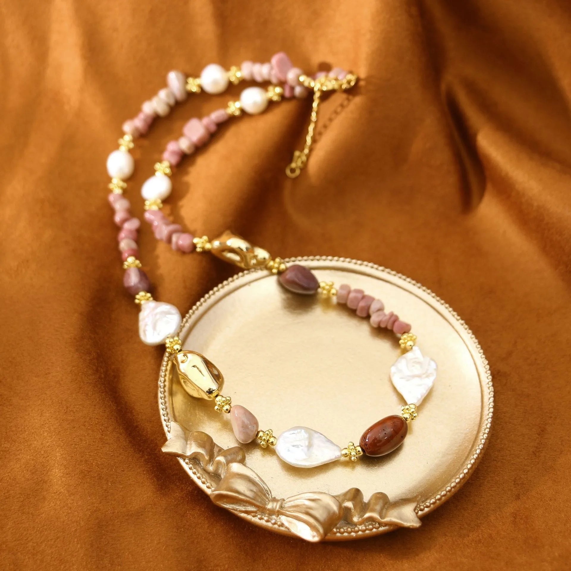 Handmade Natural Stone Necklace Dainty Irregular Rhodonite Beaded Clavicle Necklace Baroque Pearls Beads Jewelry for Women Girls