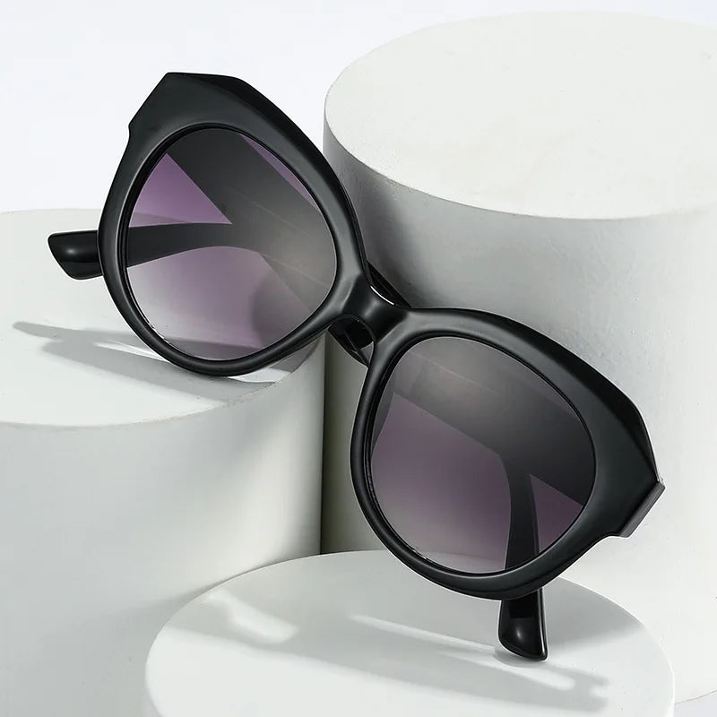 New Arrivals Ladies Oversize Cat Eye Women Sunglasses 2025 Cateye Sunglasses Women Sunglasses Custom logo Special Frame Design