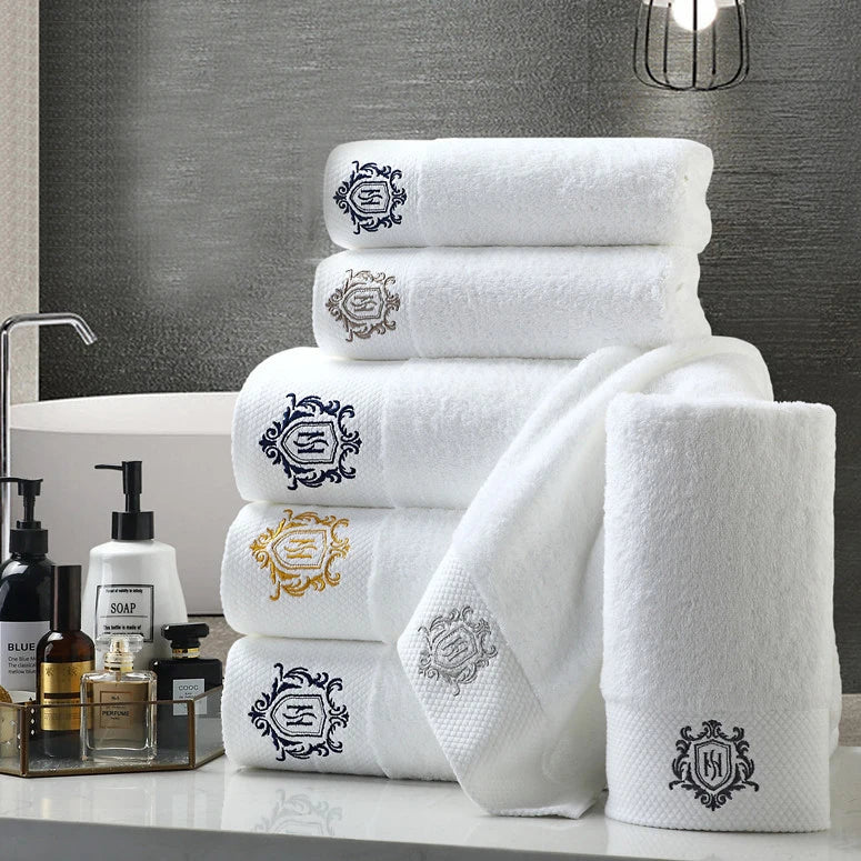 Wholesale 500 GSM Sports Cotton Towels Adults Custom Embroidery Logo Quick-Dry Square Solid Roll Designs Bath Beauty Salon