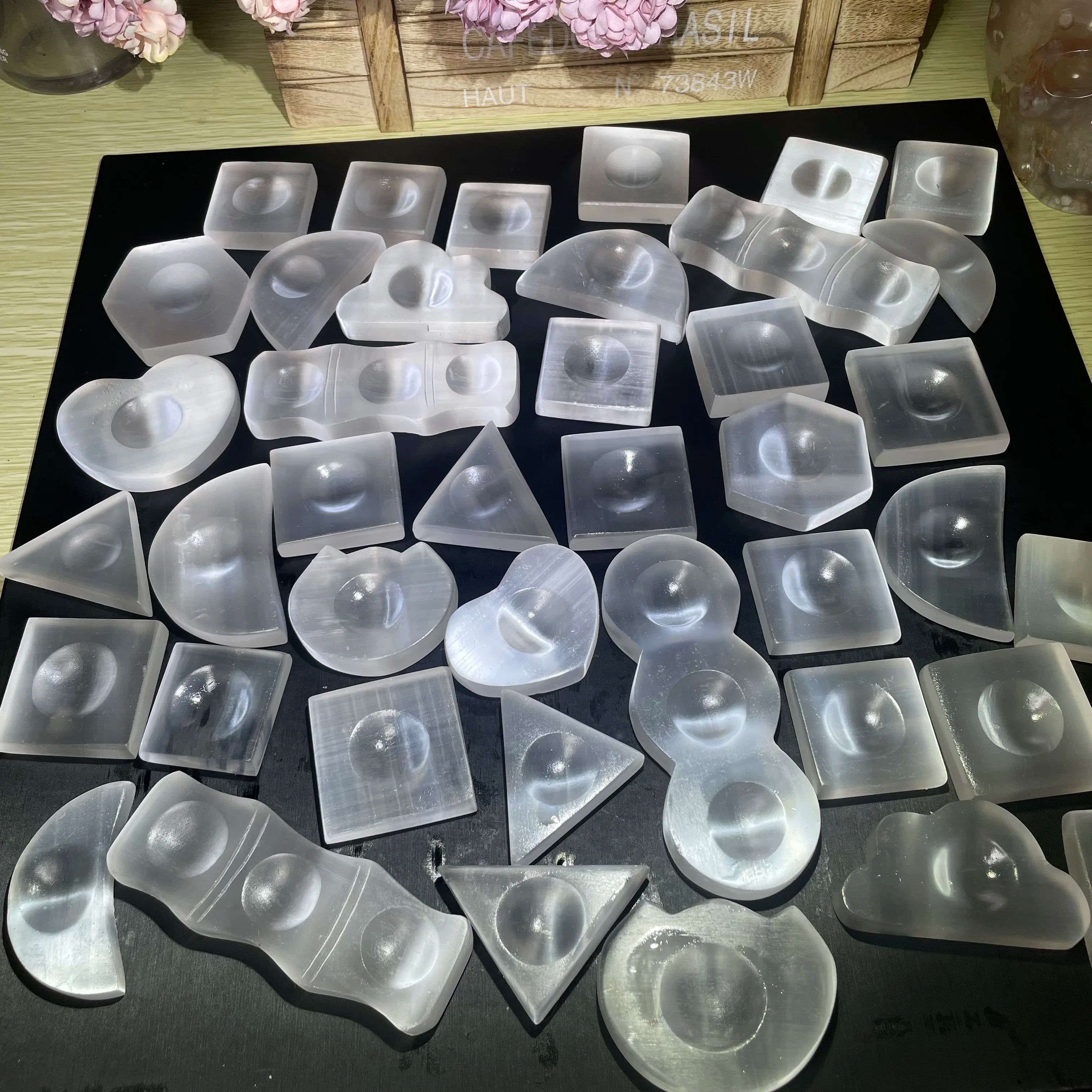 Wholesale Customized Selenite Bowl Crystal Bowl Engraved Crystal White Gypsum Sphere Holder
