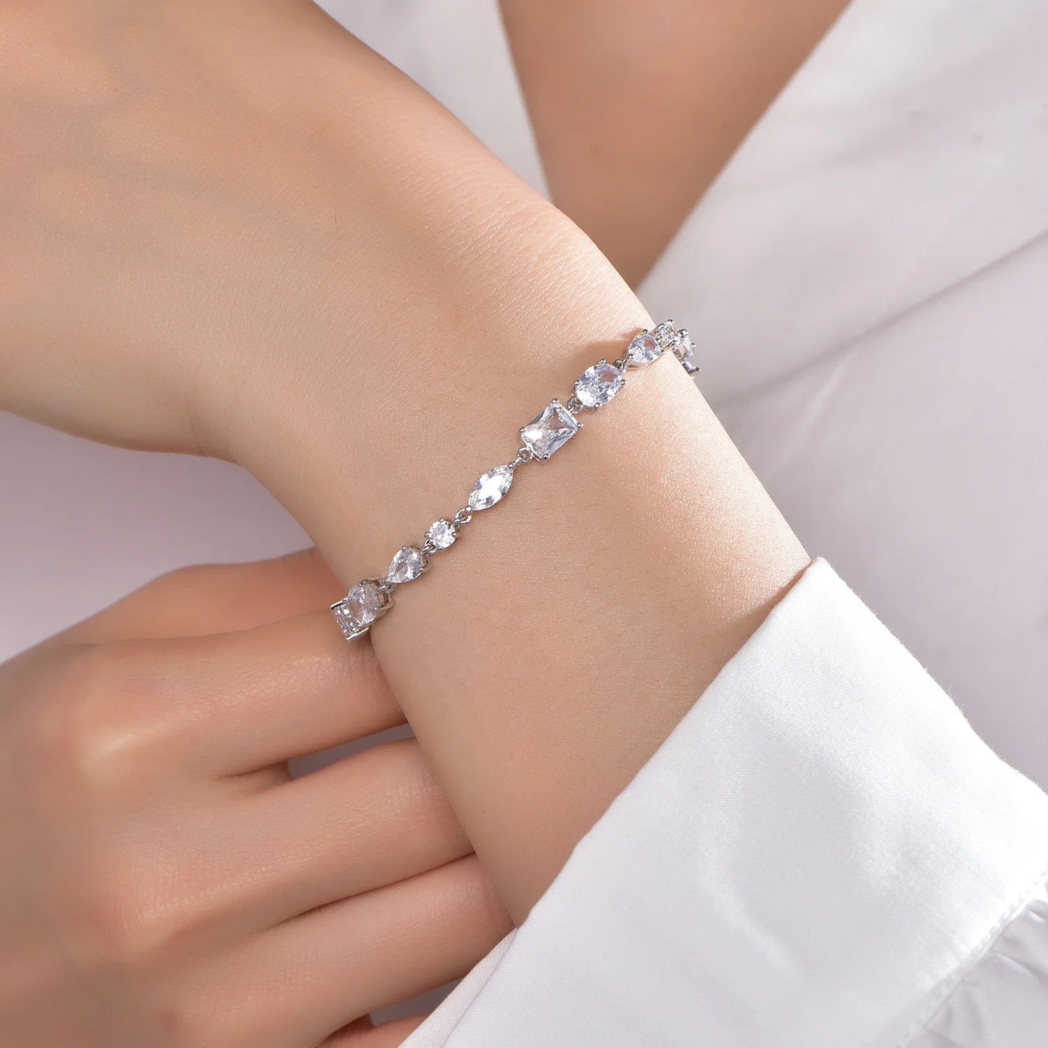 Kirin Classic Shiny Crystal Tennis Bracelet Women 5A Cubic Zirconia CZ Shiny Crystal Bracelets & Bangles