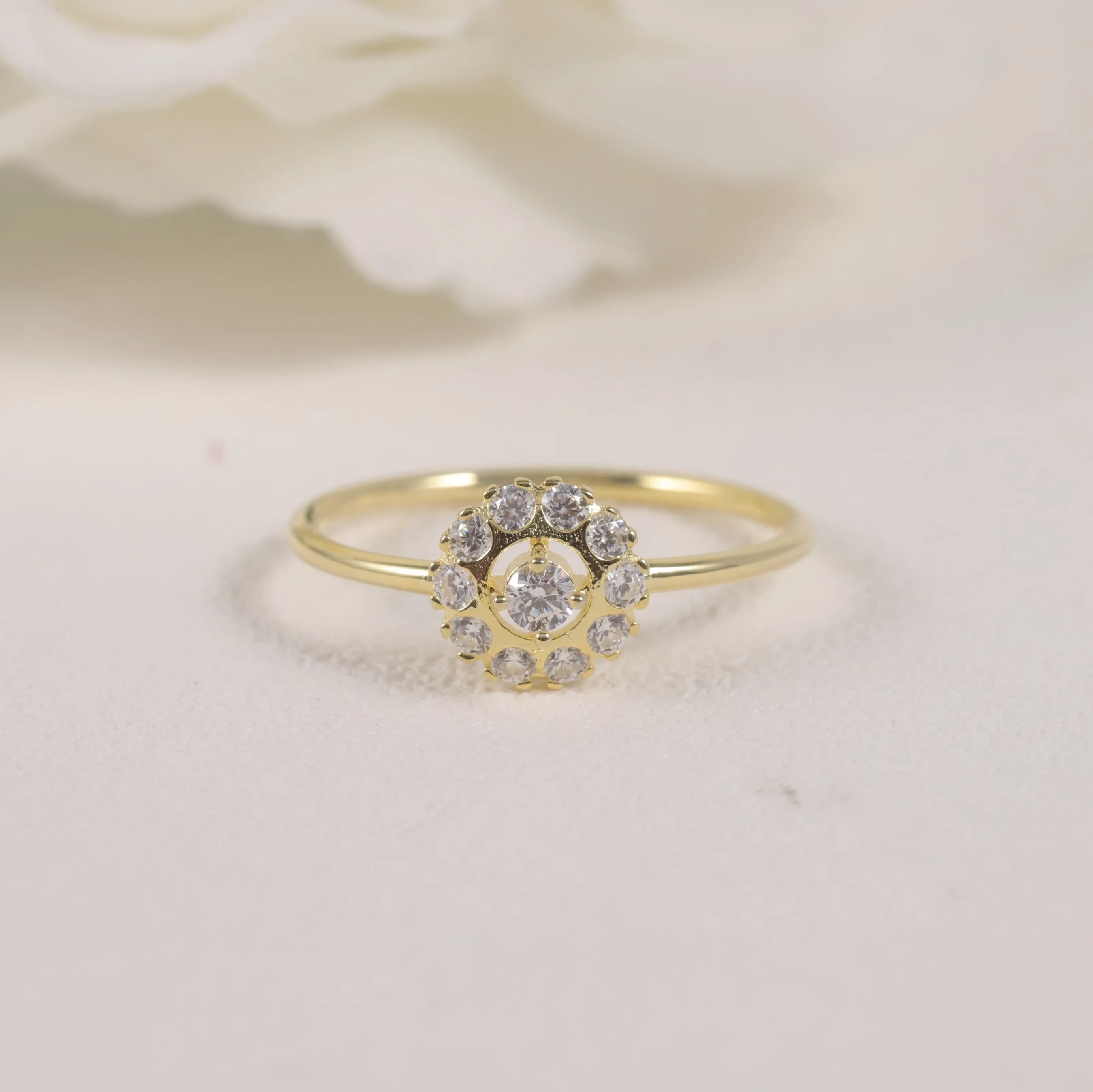 Gorgeous Exquisite Hydrangea Design Women Ring Halo Sunflower Shape Round Cut Synthetic Diamond Jewelry Gold Ring