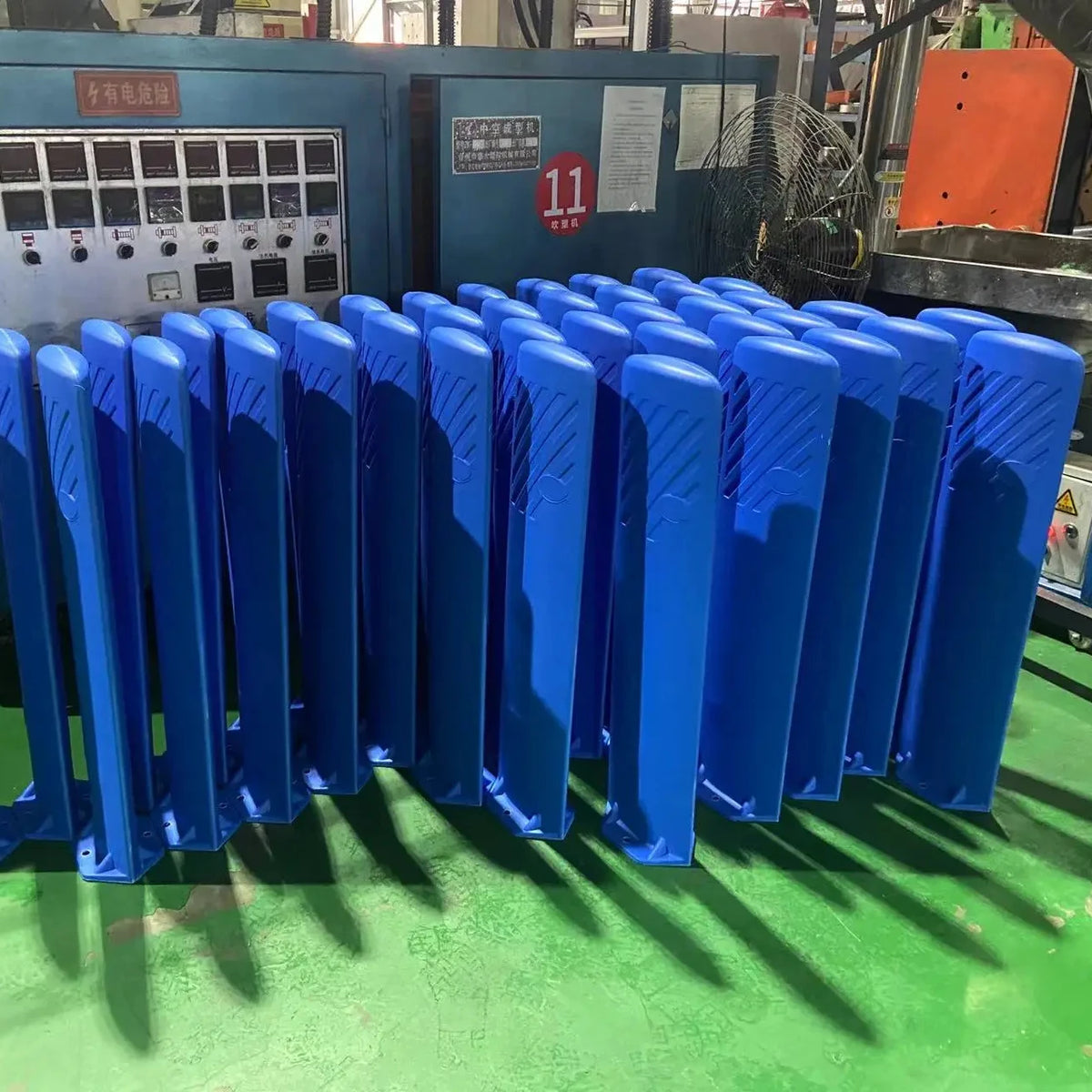 Road Safety Highway PVC Traffic Delineator Barriers Caution Fiberglass Anti-dazzle Antiglare Board