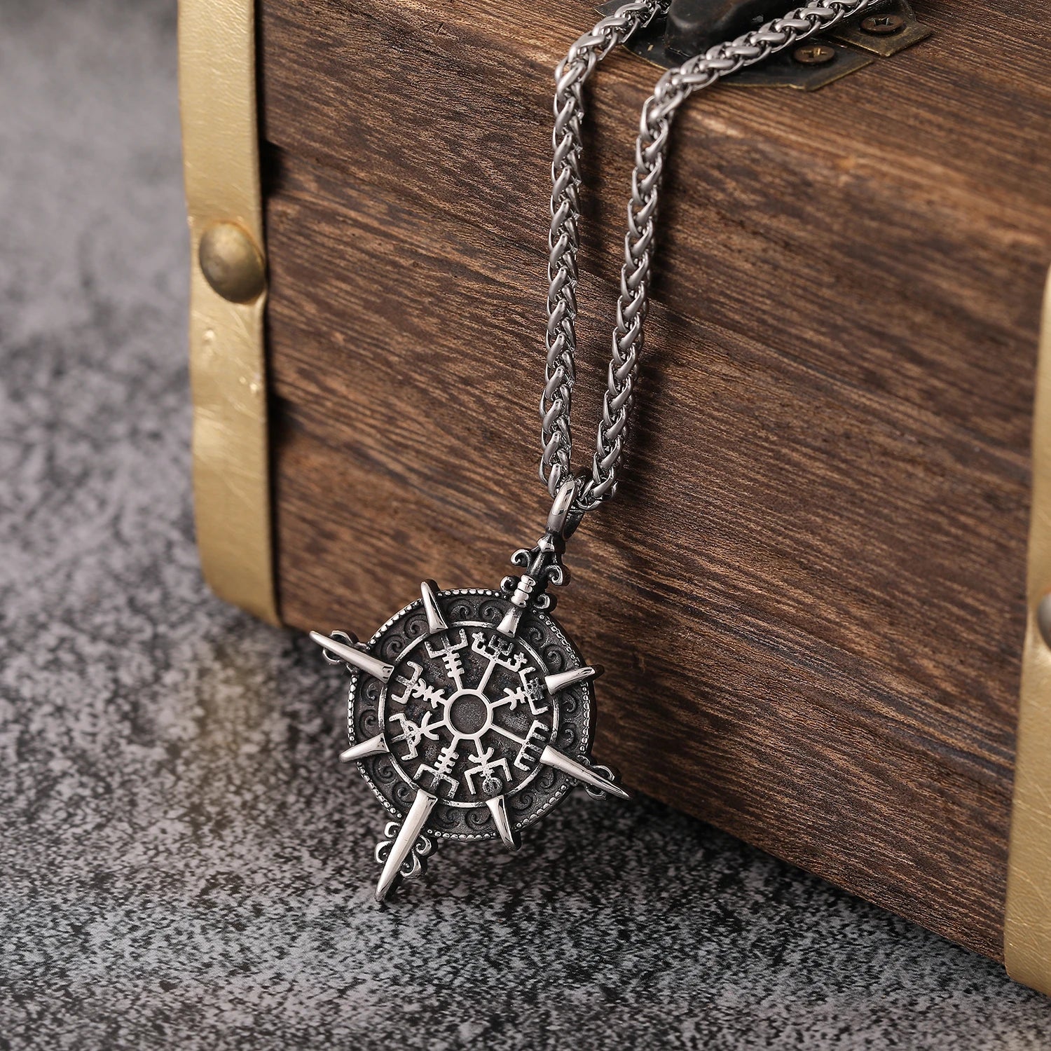 Custom Vintage Men's Viking Jewelry Stainless Steel Compass Silver Pendant Vegvisir Necklace for Man