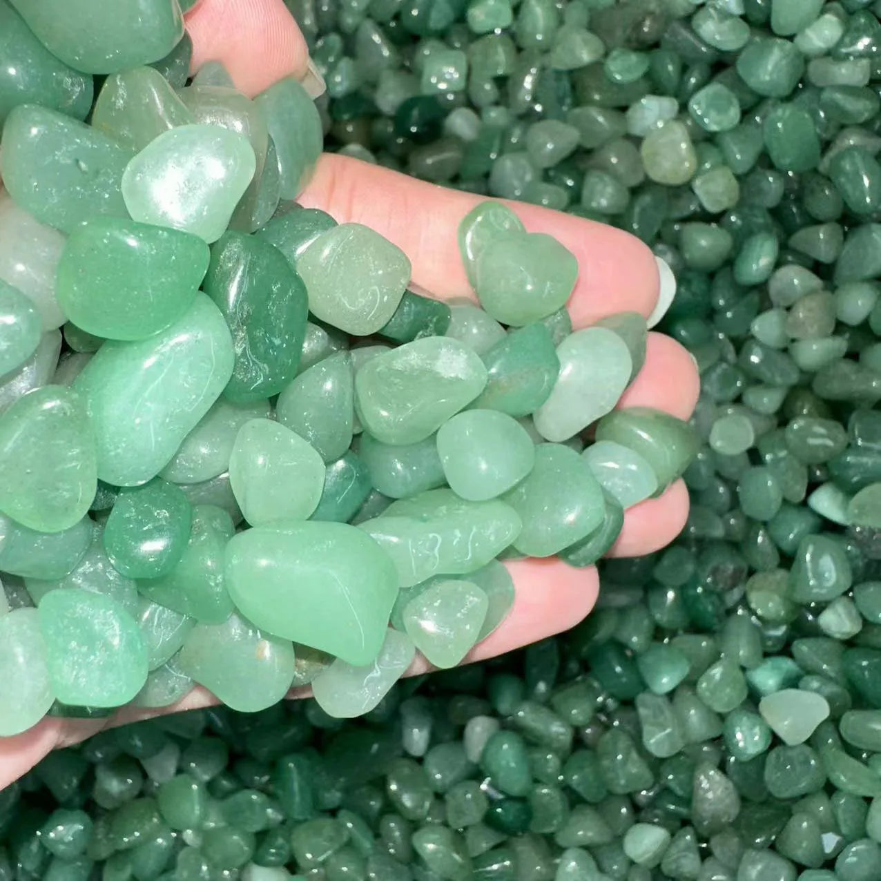 Wholesale Premium Quality Green Aventurine Chips Carved Crystal Gemstone Tumbles for Angel-Themed Home Decoration