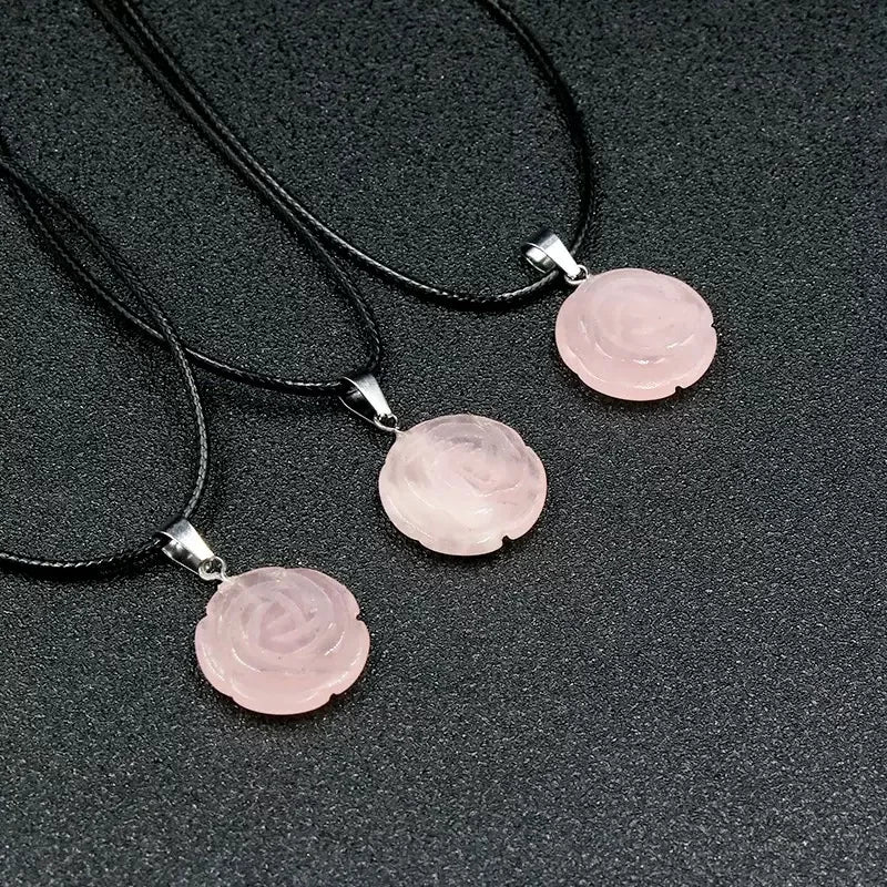 Natural Quartz Crystal Rose Pendant Necklace with Clavicle Chain Geometric Classic Style Beads Jewelry for Gift