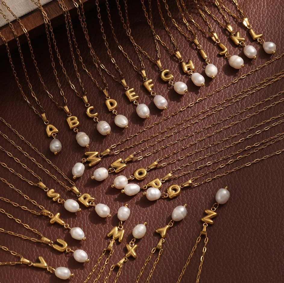New Fashion Necklace Jewelry Stainless Steel 18k Gold Plated Pearl 26 Bubble Letters Pendant Clavicle Chain Necklace for Women