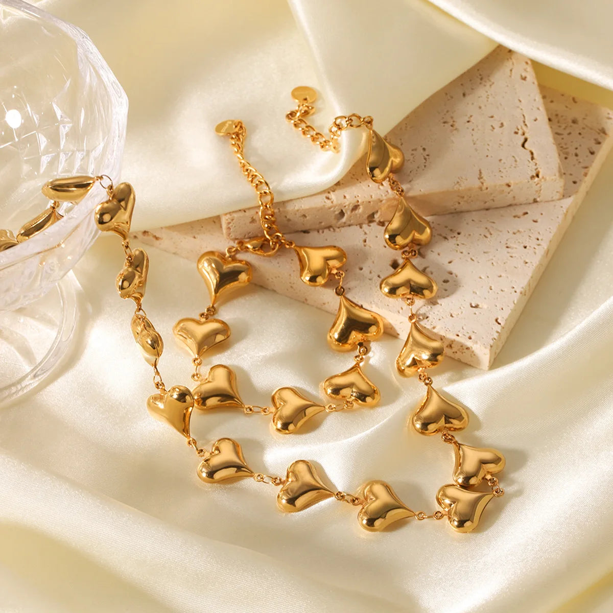 INS Fashion 18K Gold Stainless Steel High Polishing Hollow Heart Necklace Peach Heart Bracelet Jewelry Set Female