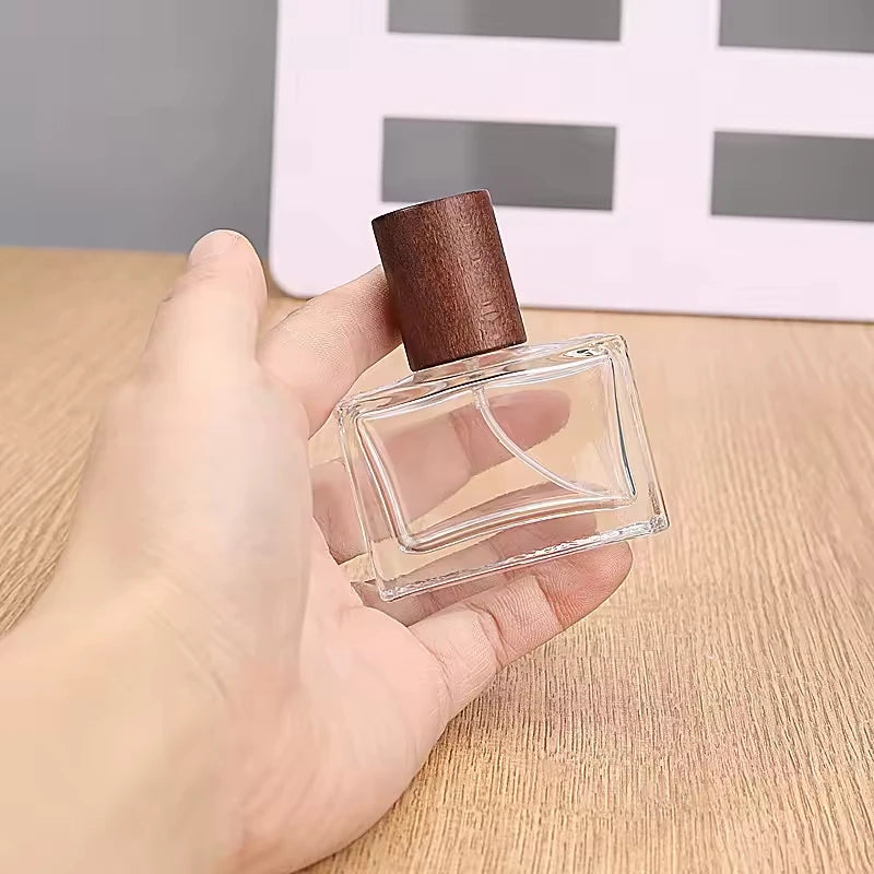 Factory Ready Stock 30ml Clear  Screw Neck Refillable Perfume Glass Bottle with Wooden Cap