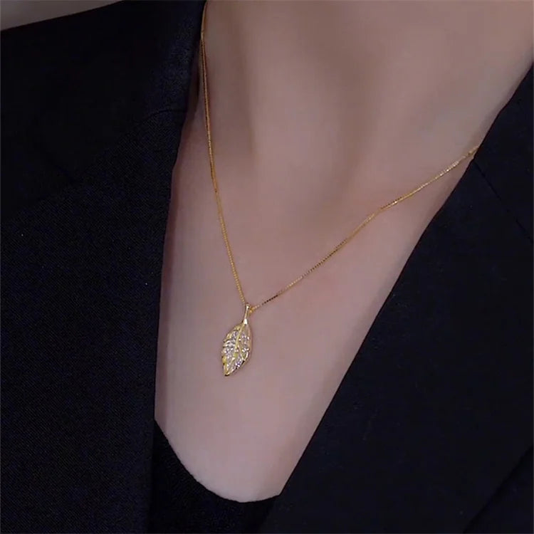Wholesale New Titanium Steel 18k Gold Plated Women Luxury Women Clavicle Chain Dainty Leaf Necklace
