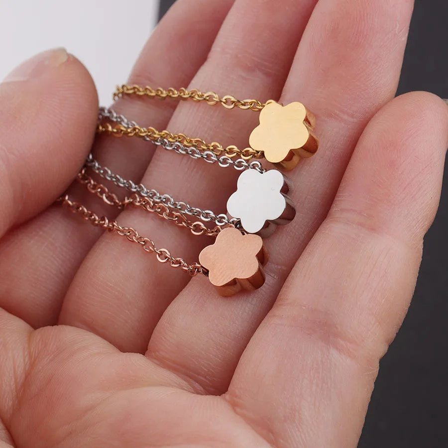 Dainty Minimalist Style No Tarnish 18K Gold Silver Rose Plated Stainless Steel Flower Pendant Necklace Jewelry for Woman