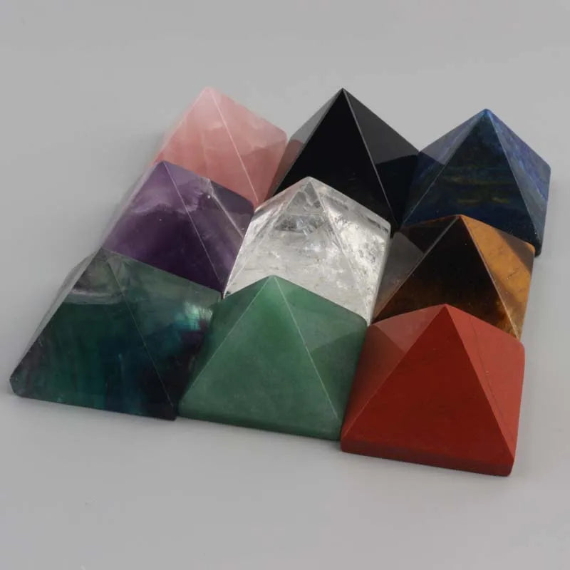 Wholesale Natual Crystal Healing Pyramid Kinds of Gemstones Polished Crystal Pyramid