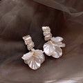 Shescity Trendy Fashionable Shell Flower Designer Drop Earrings Jewelry Brass Gold Plated Stud Earrings for Women