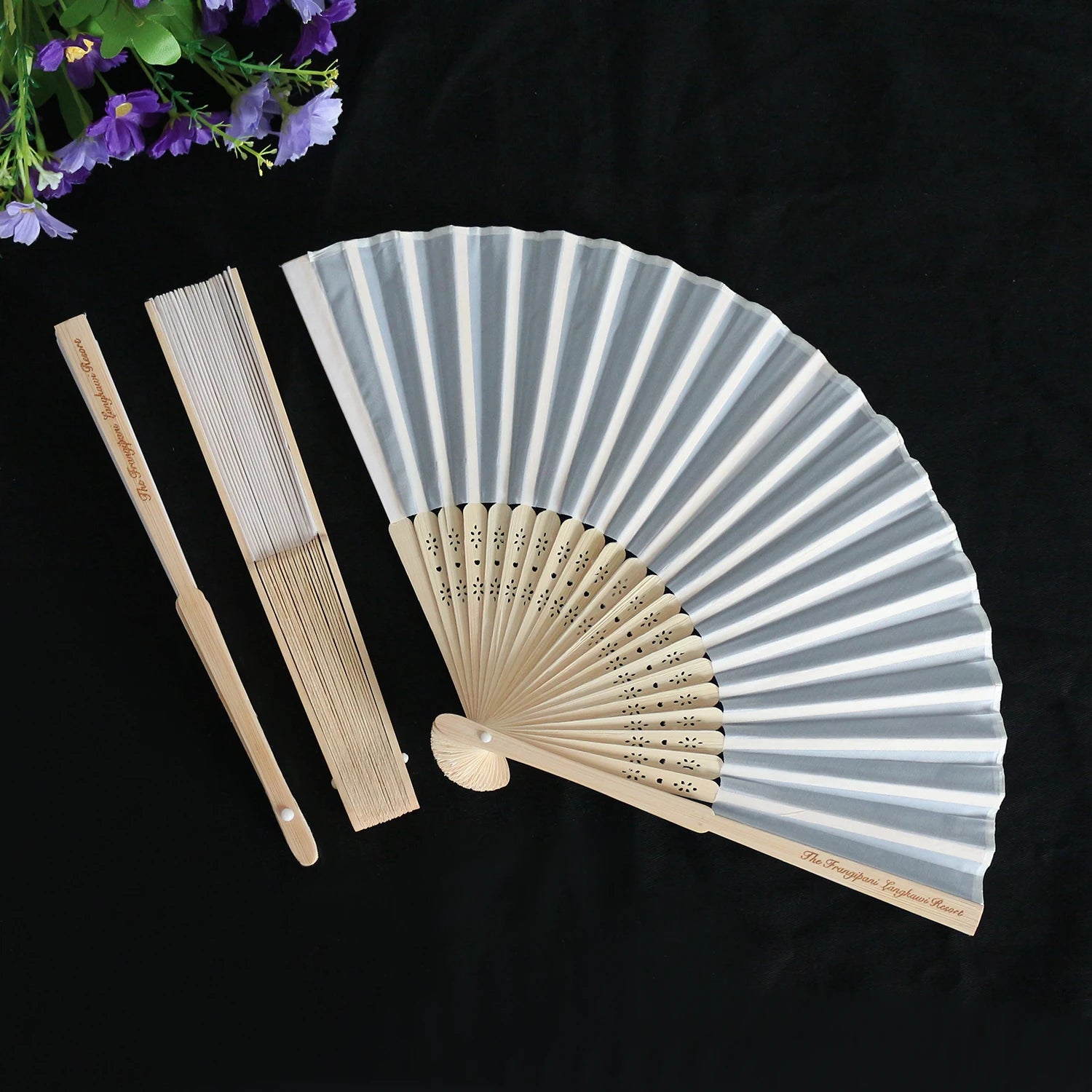 Handicraft Beautiful White Wooden Fan with Color Printing Custom logo and Organza Bag