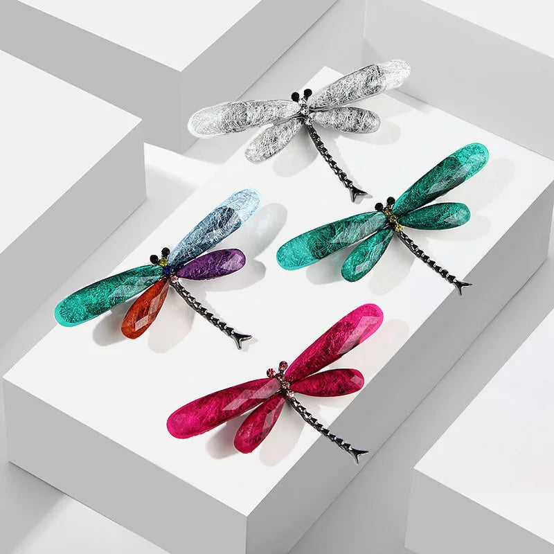 Fashion Simple Cute Dragonfly- Shaped Brooch Women's Clothing Accessories for Parties and Weddings Made of Alloy