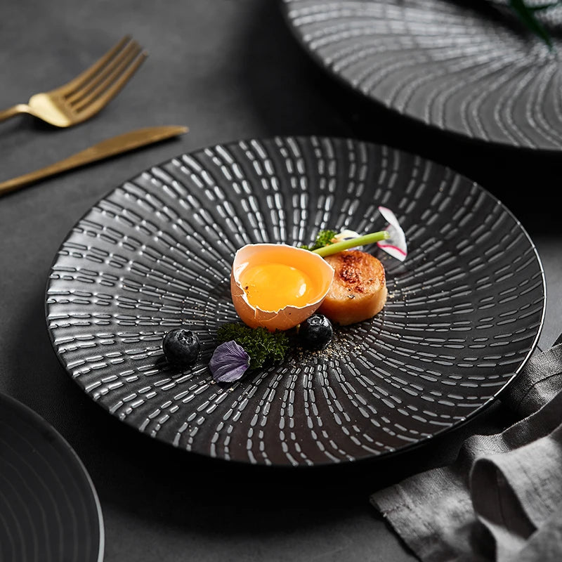 Eco-Friendly Matte Black 8-10 Inch Large Round Porcelain Dinner Plate Set Elegant Serving Plate for Steak Pasta Dessert Salad