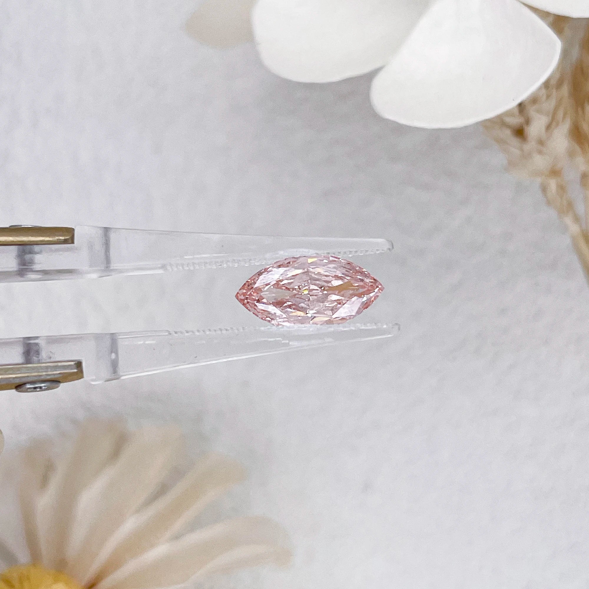 Starsgem IGI Certificate Loose Diamond 1CT 2CT Marquise Cut Fancy Vivid Pink VS VVS CVD Lab Grown Diamond