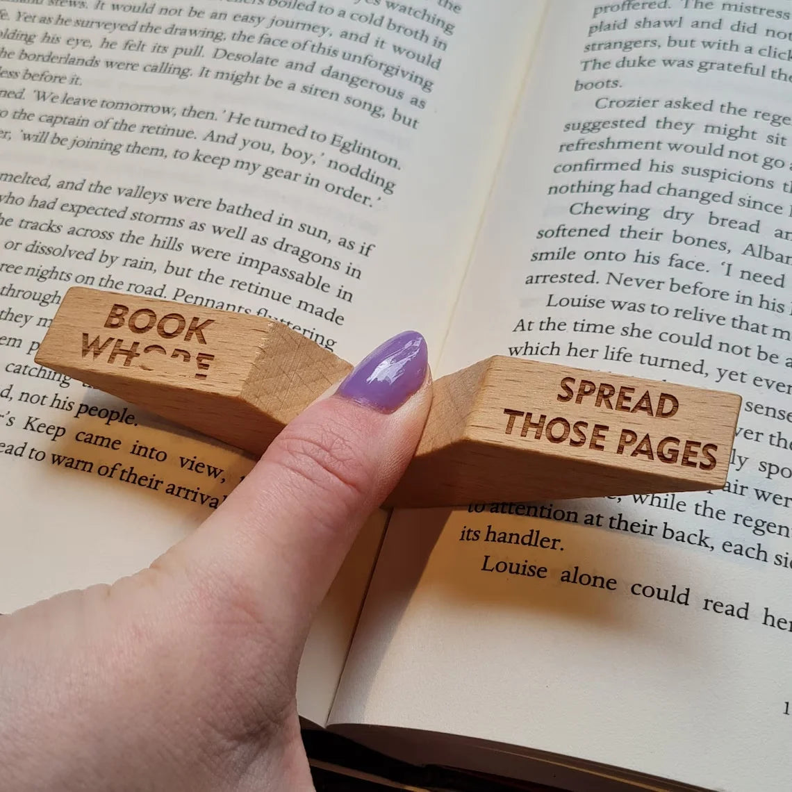 Custom Letter Logo Art Deco Wooden Thumb Bookmark & Book Page Holder Novel Reading Accessories for Book Lovers