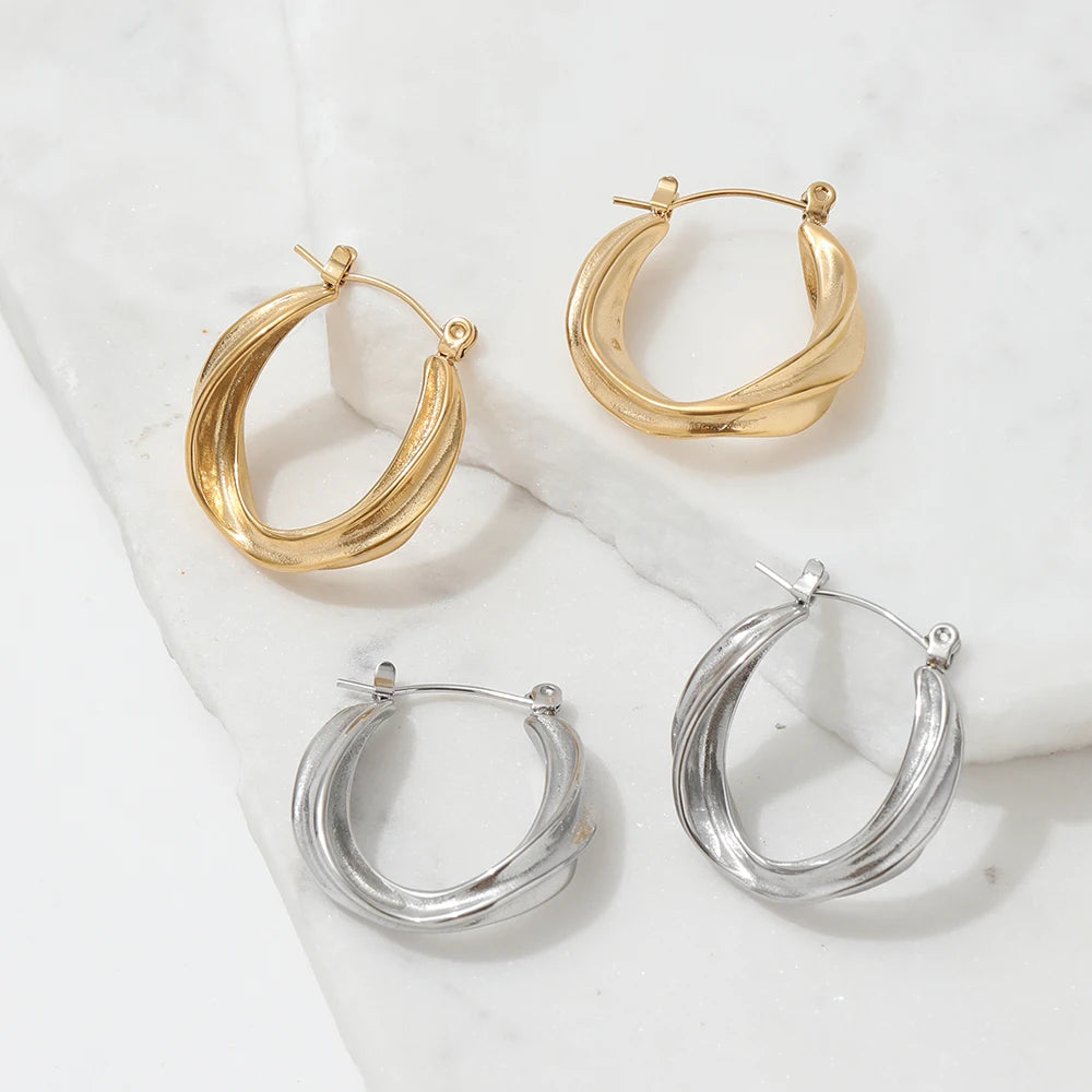 JLE0261  High End 18K PVD Tarnish Free Waterproof Lightweight Twisted Statement Stainless Steel Hoop Earrings
