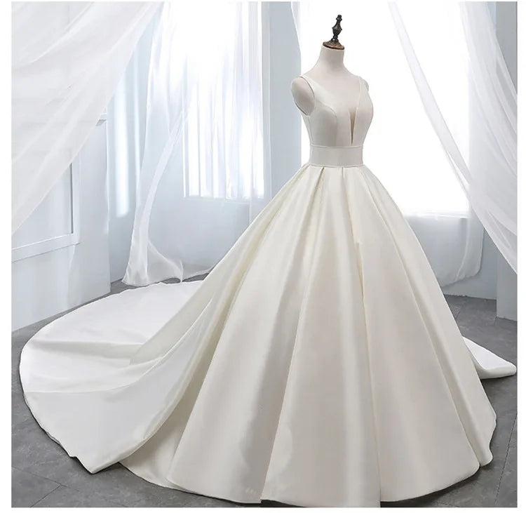 2024 Spring Modern Satin Ball Gown Wedding Dresses Pleated Sleeveless Bridal Gowns Plus Size Satin Saudi Arabia Wedding Gown