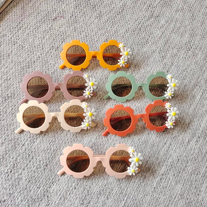 2024 New Custom Girls Sunglasses Sunflower Pattern UV400 Plastic Frame in Beige White Green Red Blue Pink Colors