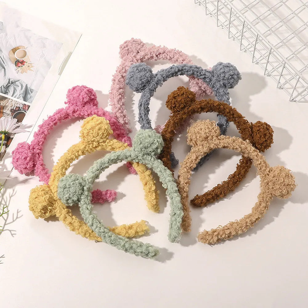 Wholesale Luxury Winter Autumn Women Pure Fluffy Spa Bear Ears Lamb Hair Ball Fashion Headband Hair Hoop Daily Headwear