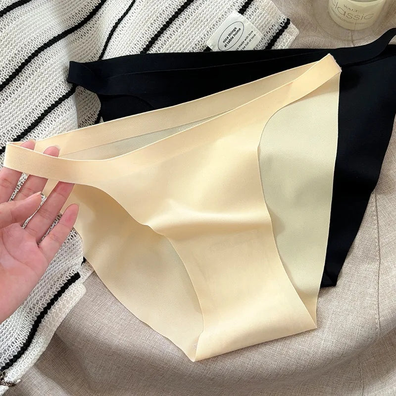Hot Selling Ladies Seamless Thong Panties Solid Ice Silk Low-Rise Thin Everyday Style Knitted Logo on Waist Plain Dyed