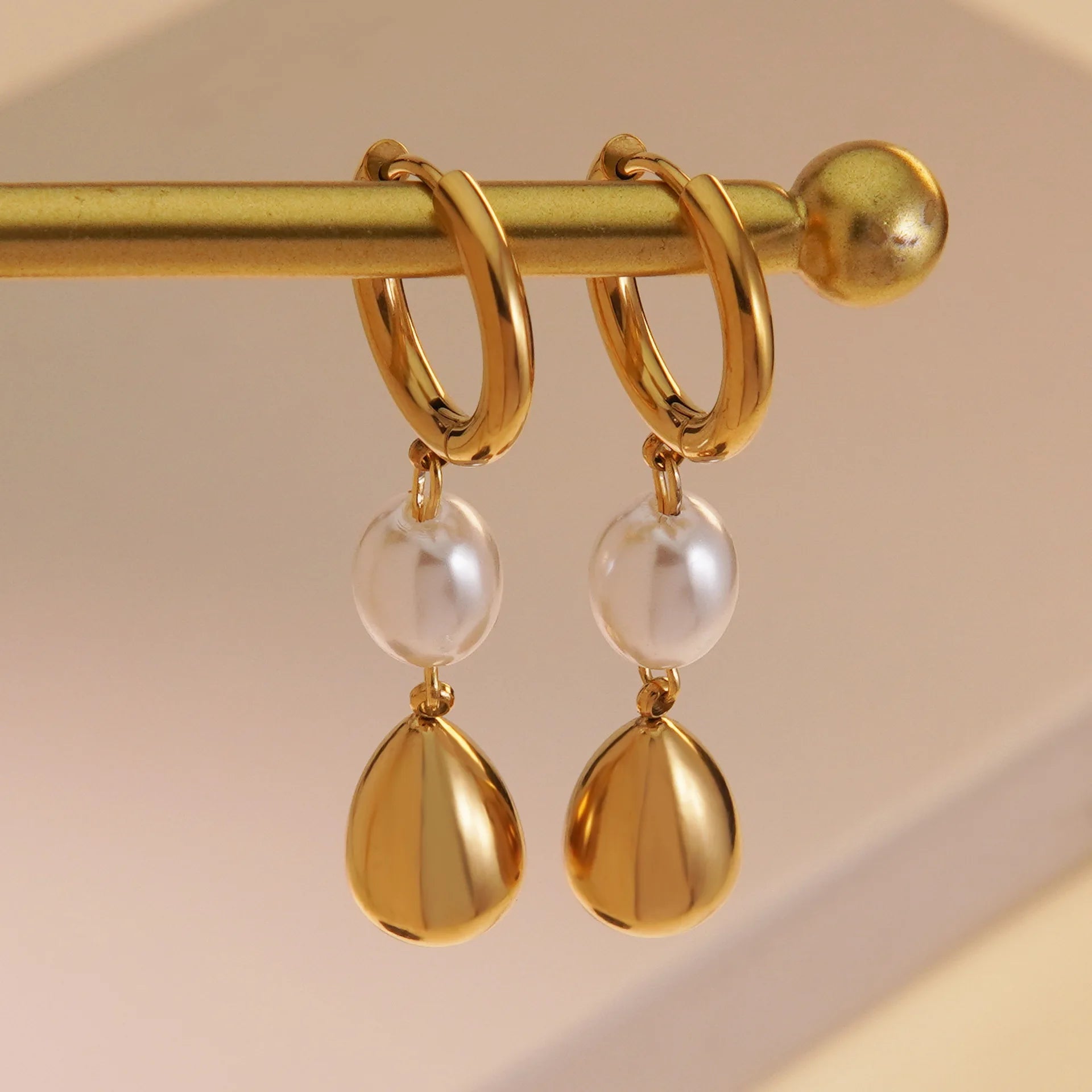 HOVANCI Summer Beach Waterproof Stainless Steel 18K Gold Earrings Shell Women Pearl Earrings