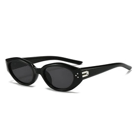 Futuristic Fashion Cat-eye Shades Glasses New Riveted Sunglasses Design Sun Glasses Women Beach Accessories Shades Sunglasses