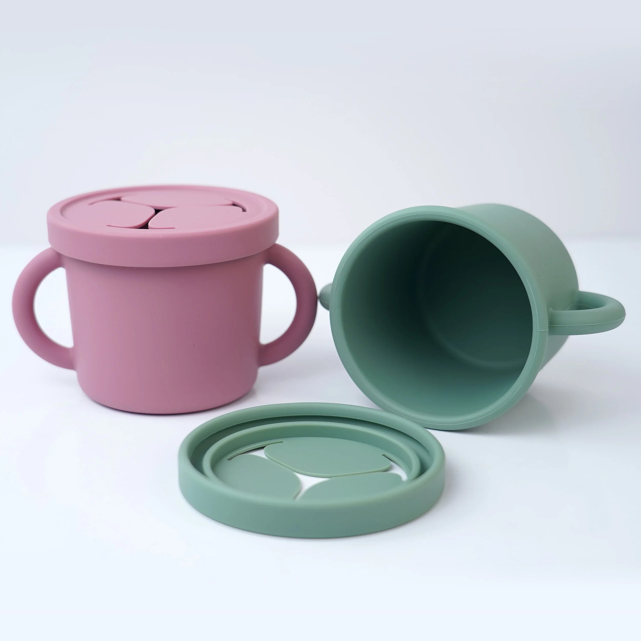 Portable BPA Free Food Grade Silicone Snack Cup Training for Infants Toddlers 0-12 Months Variable Flow No Handle Streamline