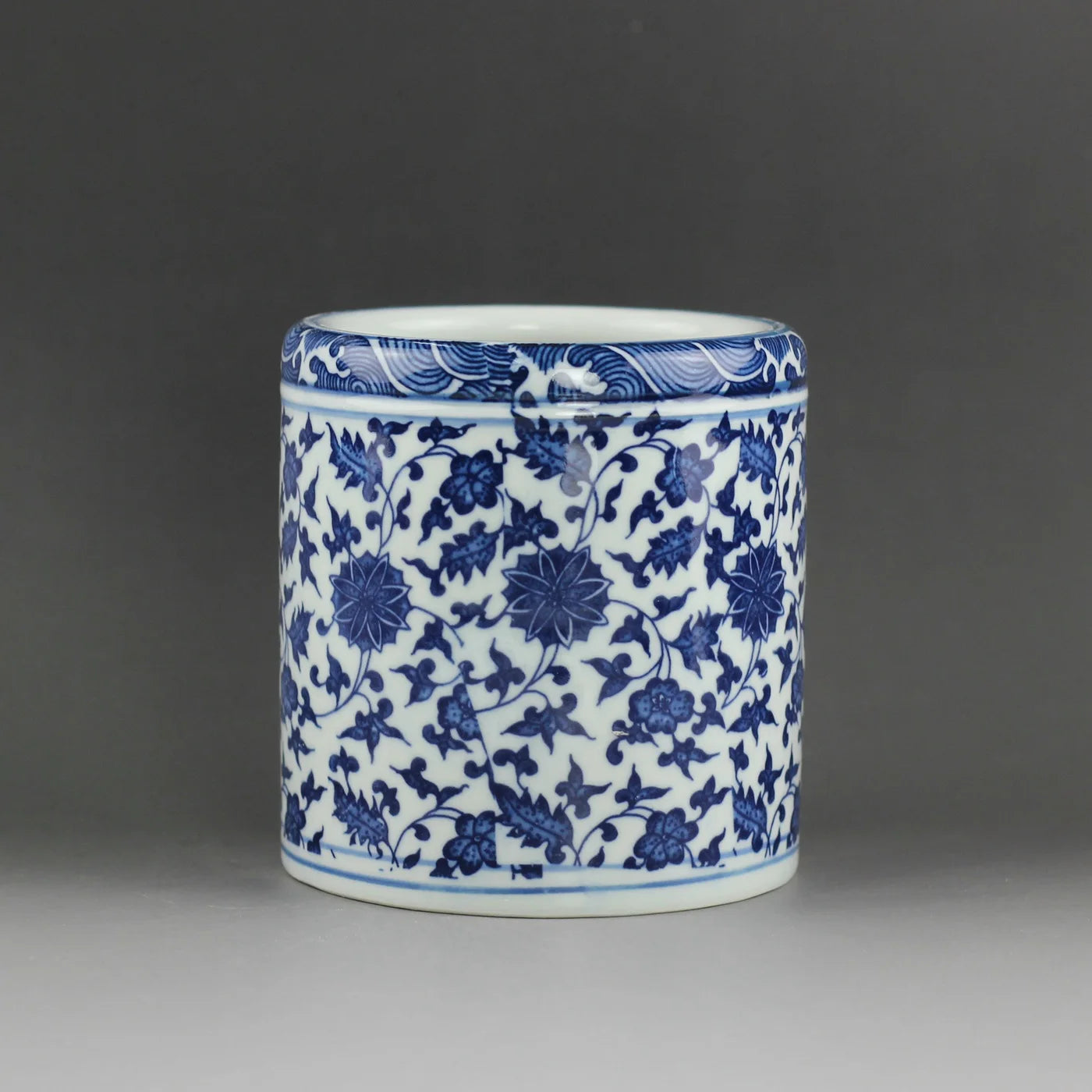 Antique Blue White Porcelain Vase Traditional Chinese Style Hand Shaped Floor Vase Home Living Room New Year Decor Modern Hotels