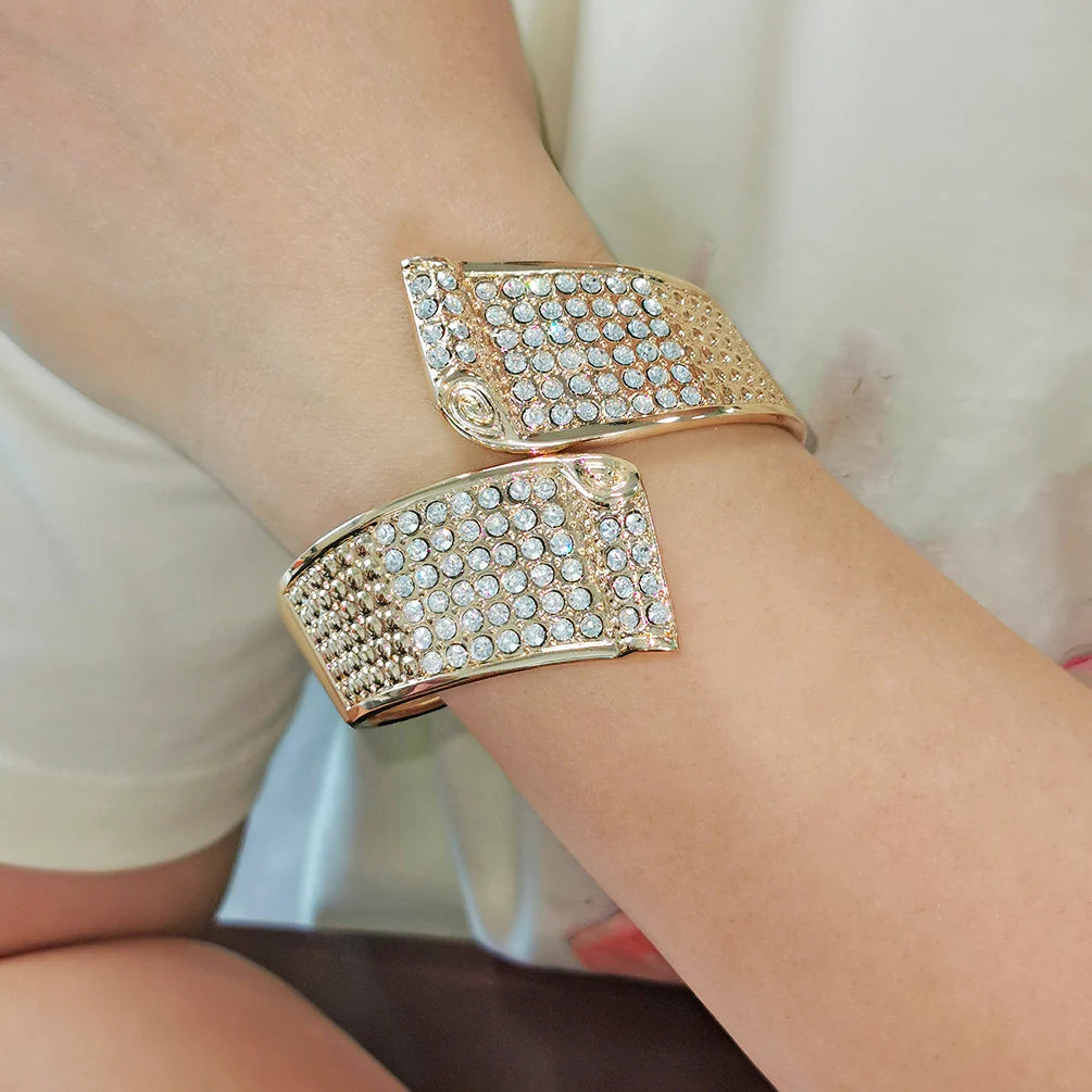 HANSIDON Luxury Rhinestone Cuff Bracelet Alloy Statement Bangle for Women High-end Fashion Party Wedding Jewelry Costume Accessories