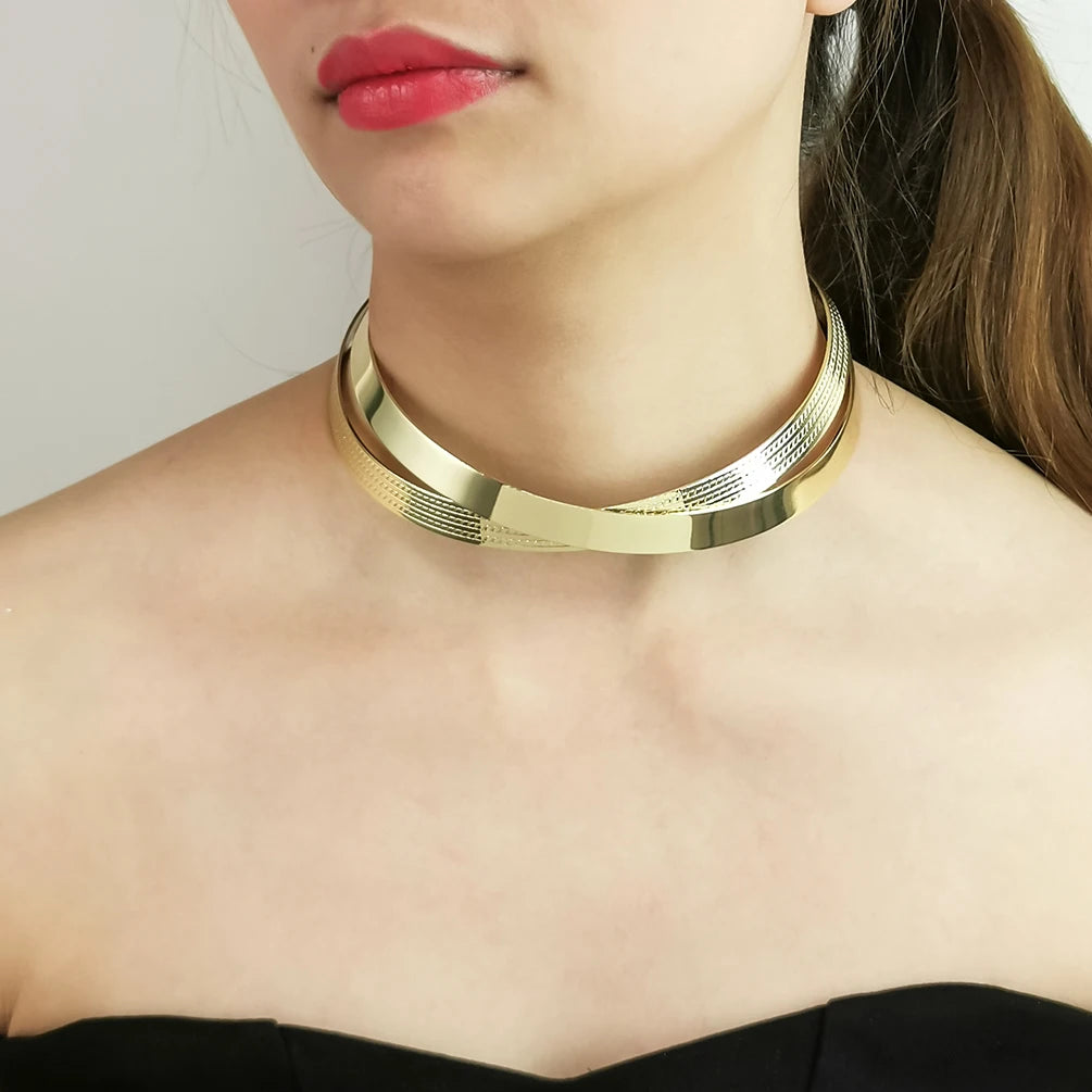 Gold Circular Collar for Women Asymmetrical and Minimalist Temperament Light Luxury Style Open Neckband Neckband