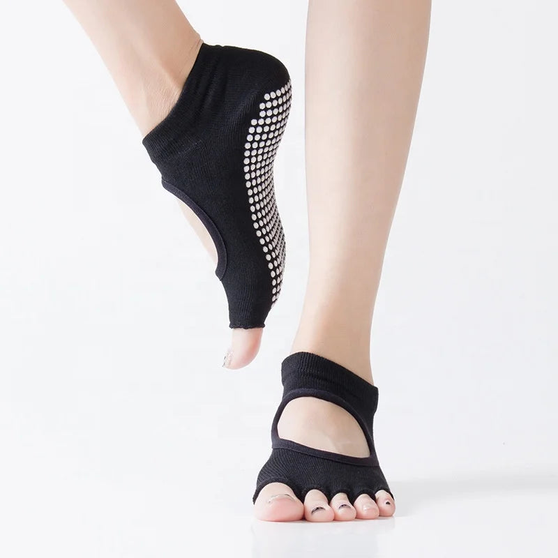 Wholesale Antislip Barre Yoga Socks With Grips Women Five Toe Non-slip Grippy Ankle Socks for Pilates