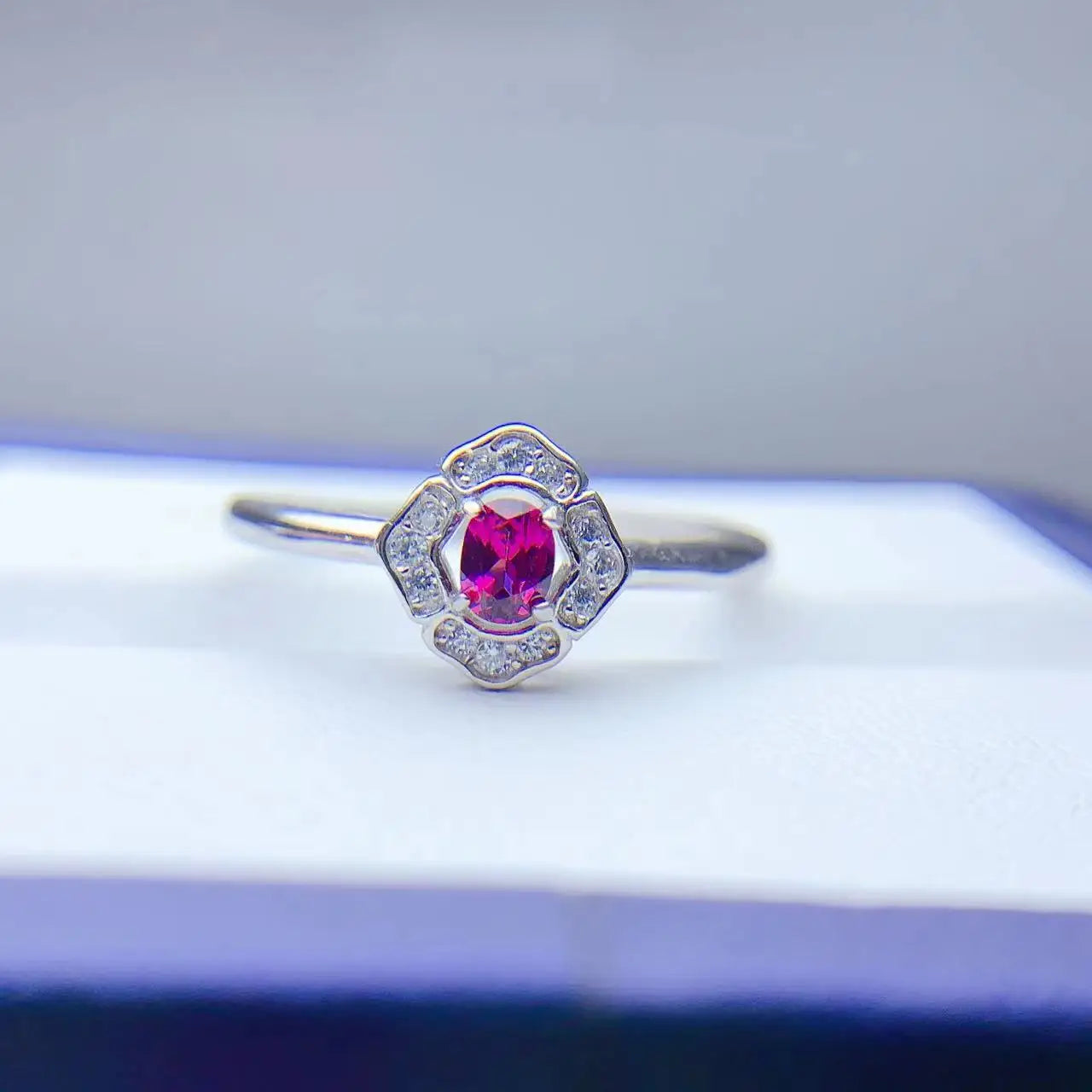 925 Sterling Silver Classic Garnet Friendship Bath Bomb with Women's Wedding Ring for Party Occasions