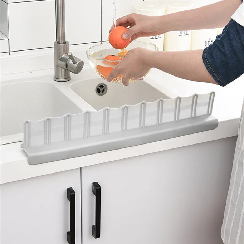 Epsilon Silicone Kitchen Sink Water Splash Guard Baffle Board Mat With Strong Sucker waterproof Baffle Plate splatter for sink