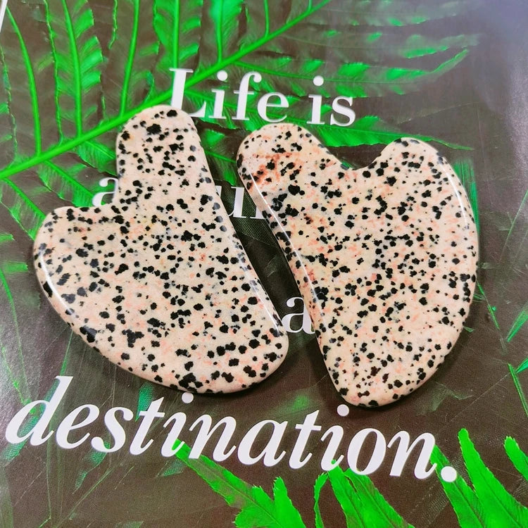 Huiying Bulk Supplier Dalmatian Jasper Heart Shape Facial Gua Sha Massage Tool Crystal Tool for Anti Aging Green Crystal Board