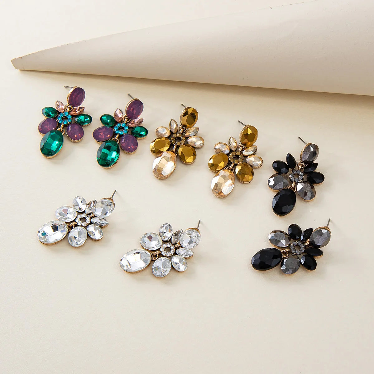 2023 New Trendy Diamond CZ Geometric Designer Earrings Colorful Rhinestone Crystal Flower Stud Earrings for Women
