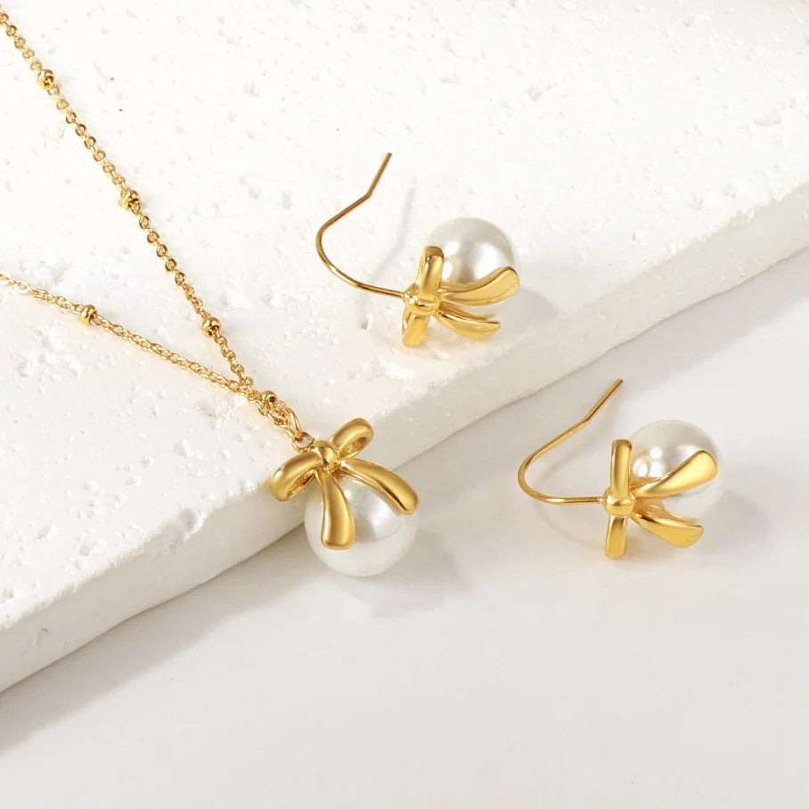 2023 Vintage Custom Wholesale 18K Gold Plated Non-Tarnish Stainless Steel Pearl Set Fashionable Bow Earrings Necklace for