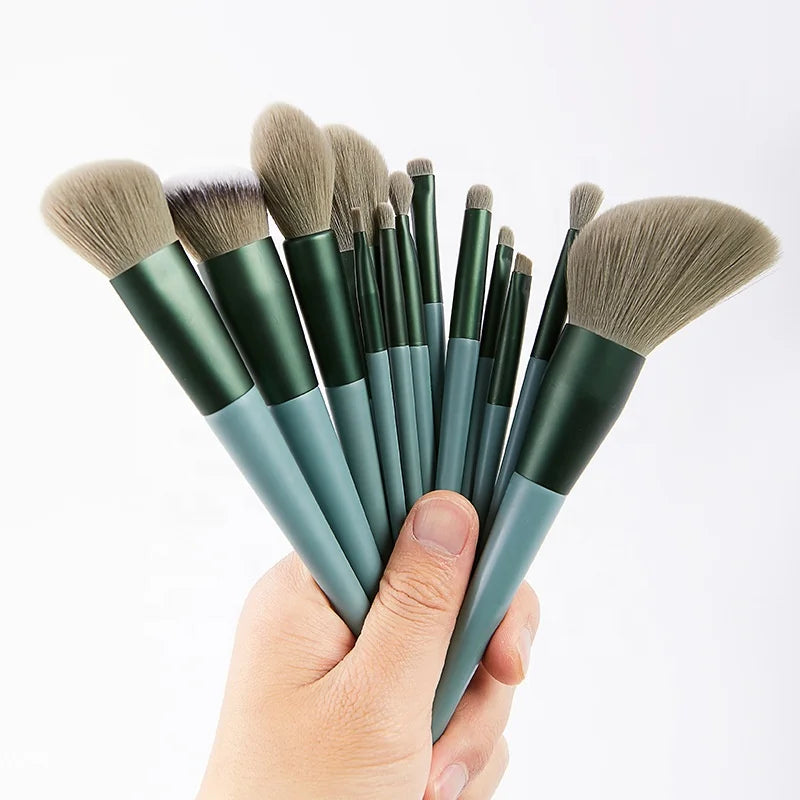 Custom Logo 13-Piece Makeup Brush Set with Soft Synthetic Hair Eyeshadow Concealer Shaving Brushes Packed in a Convenient Bag