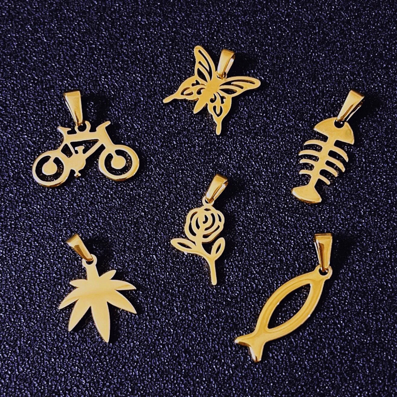 In Stocks Custom Animal Butterfly Necklace Charm Stainless Steel Luxury Jewelry Rose Flower Charm Bicyclependants for Men