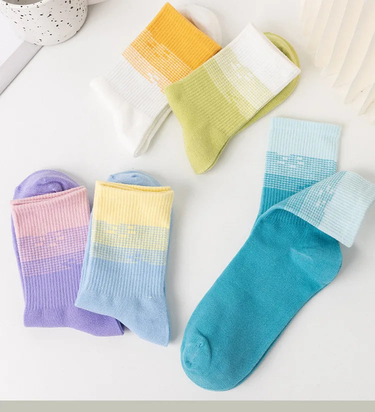 WUYANG FACTORY Gradient Women Socks Fashion Crew Stockings Breathe Freely Color Matching Stockings