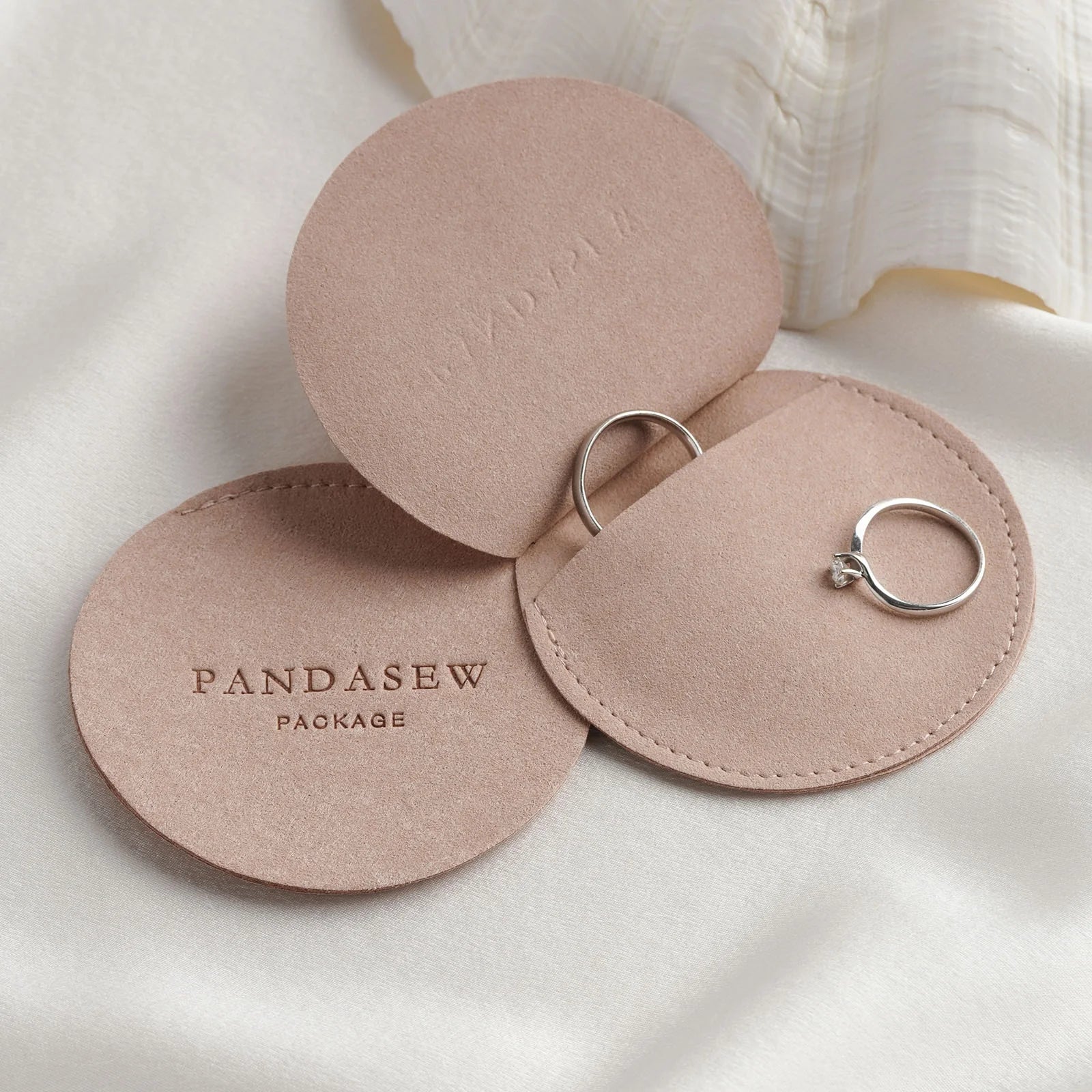 PandaSew Custom Logo Jewelry Bag Packaging Small Chic Round Envelope Flap Microfiber Jewelry Pouch