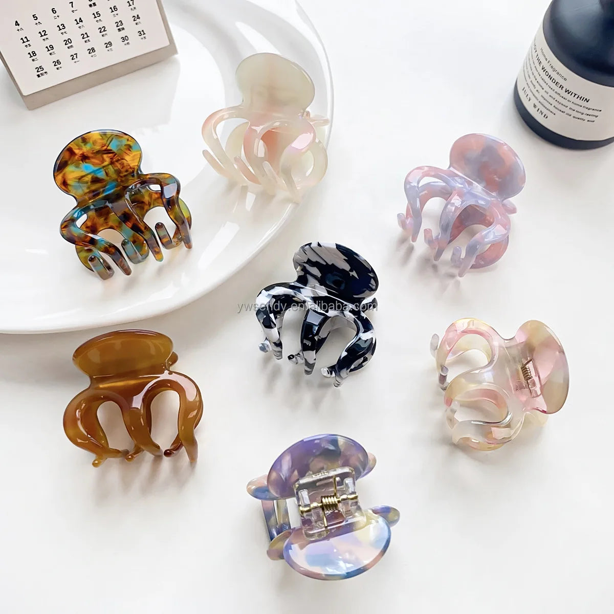 Stylish Simple 4cm Small Acetate Claw Clips Hair Accessories Ponytail Holder Women Graceful Colorful Shark Clip Headdress